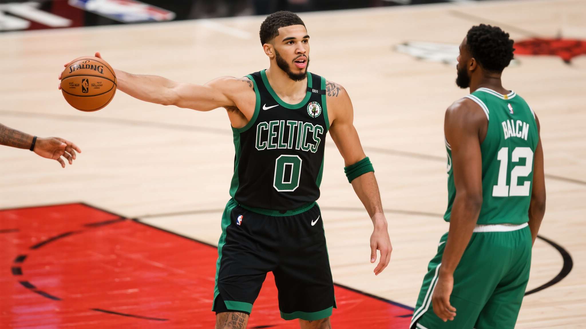 NBA最新小前锋排名!弗拉格第4,杜兰特第2,第1实至名归 更可贵的是,他在关键战中的冷静执念与领导魅力。例如上一轮东部半决赛,当全队陷入危